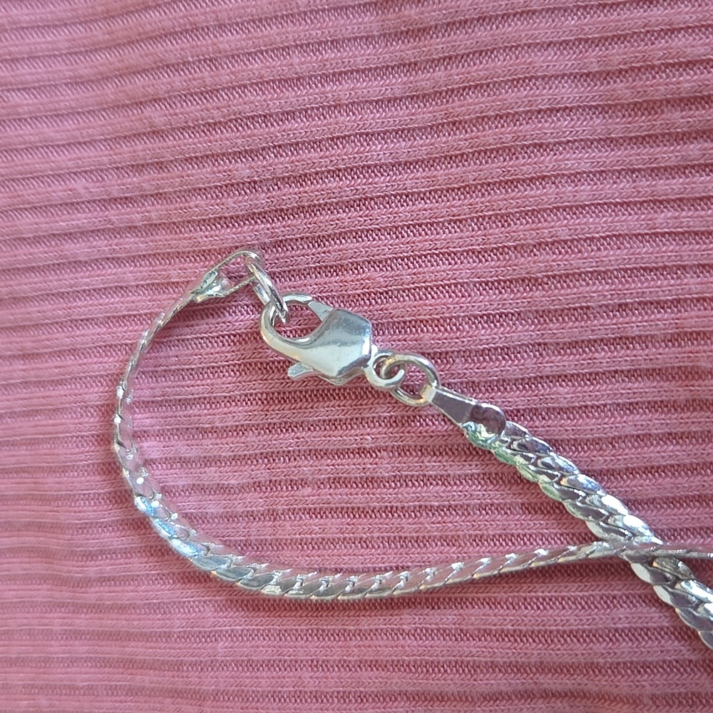 Silver toned necklace - Picture 3 of 4